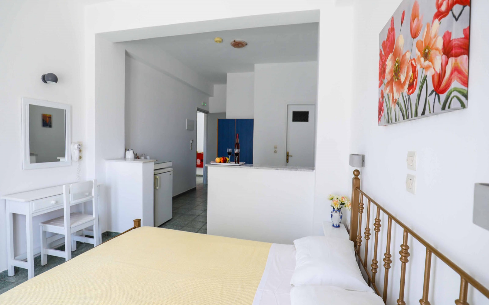 Finikas Beach Rooms